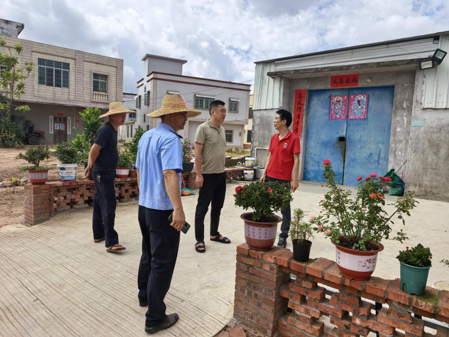 打響人居整治攻堅戰“百千萬工程”按下加速鍵——港門鎮持續開展環境衛生及“六亂”整治行動