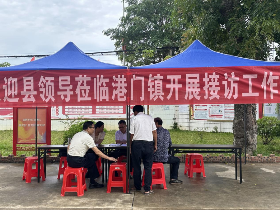 縣委常委、副縣長朱銳赴港門鎮開展接訪、食品安全檢查及平安夜訪工作